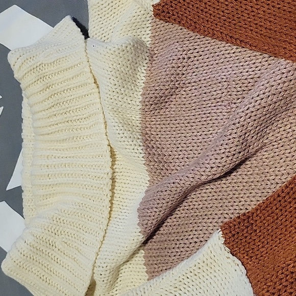 Sweater - Picture 2 of 5